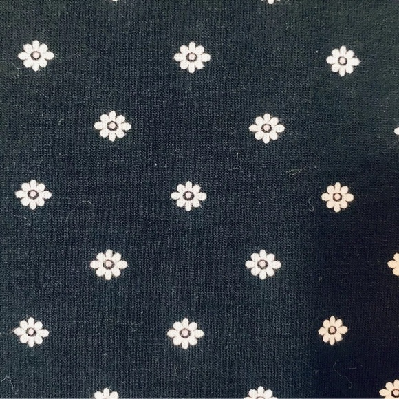 J. Jill Wearever Womens Petite MP Tunic Top Black Daisy Pintuck Stretch Keyhole - Picture 4 of 12